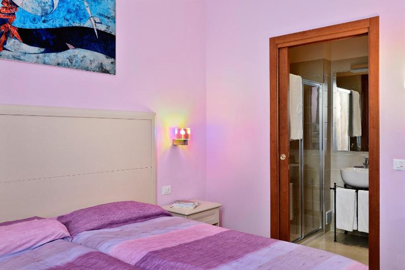 Comfort Double or Twin Room image 4