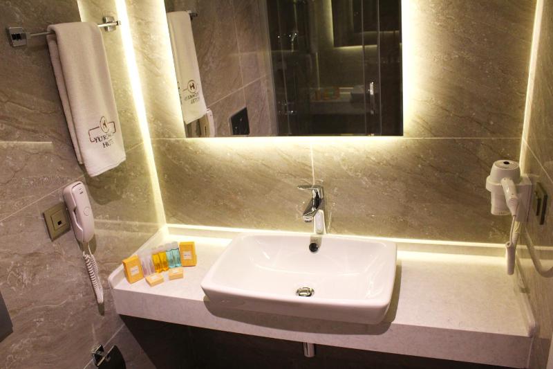 Standard Triple Room image 4