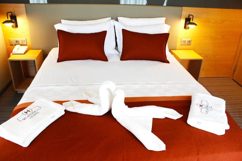 Standard Single Room image 3
