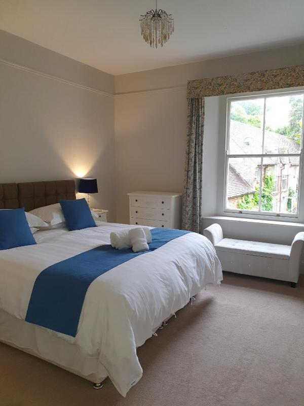 Deluxe Double Room with Bath image 3