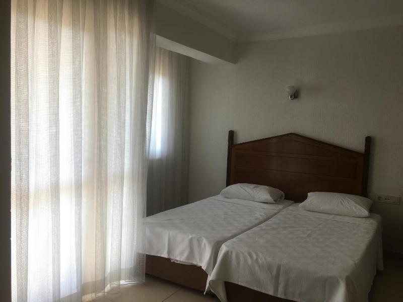 Standard Double Room image 4