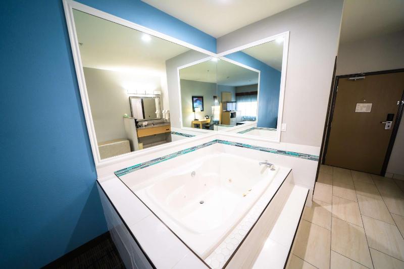 King Suite image 3