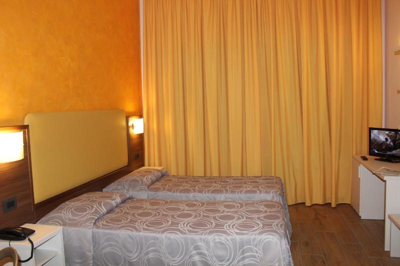 Comfort Triple Room image 2