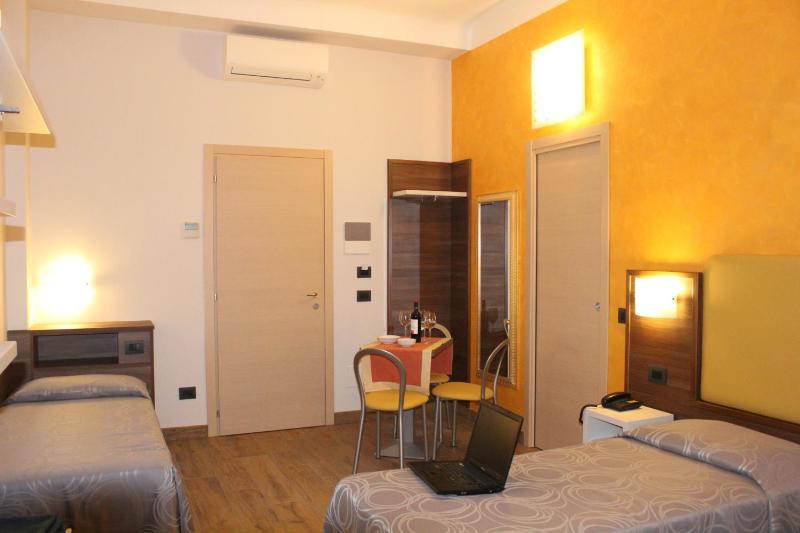 Comfort Triple Room image 3