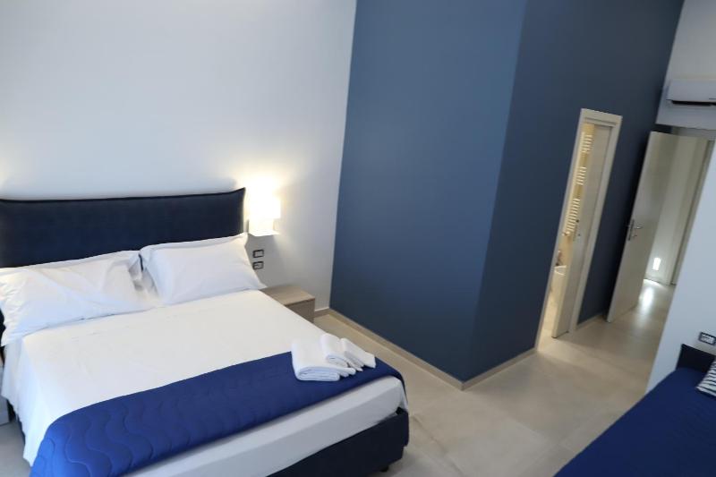 Superior Double Room image 4