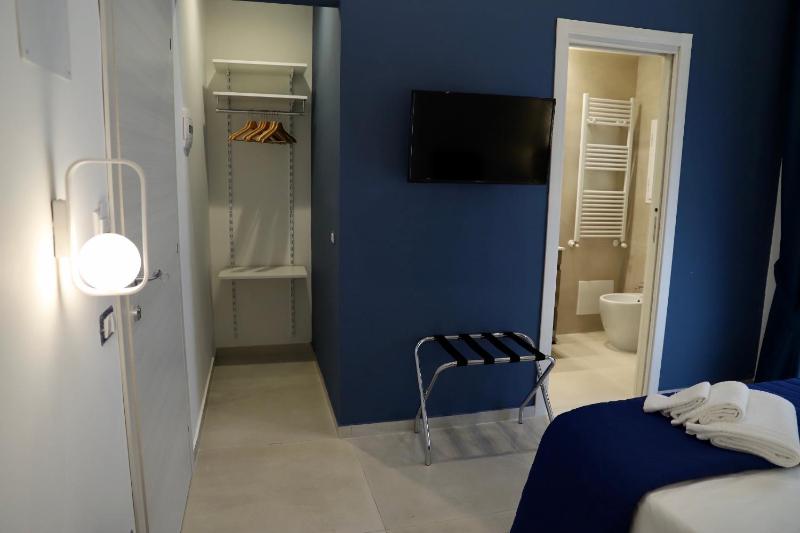Double Room image 1