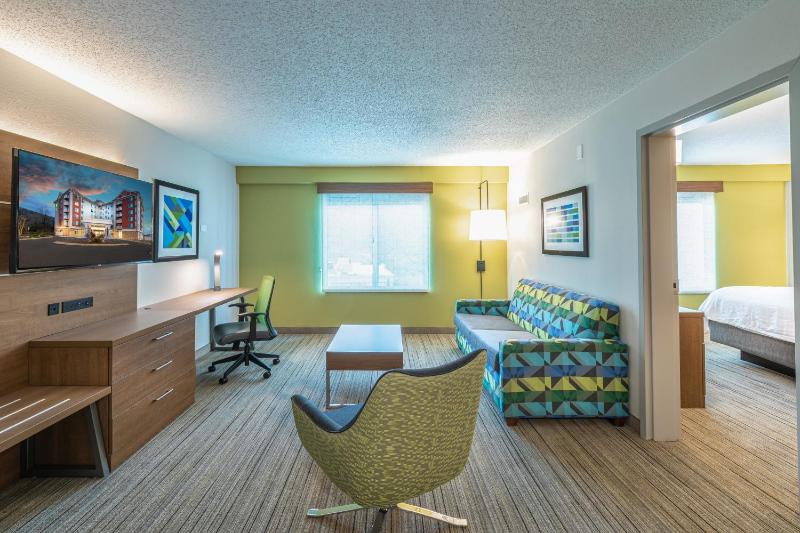 One-Bedroom King Suite image 4