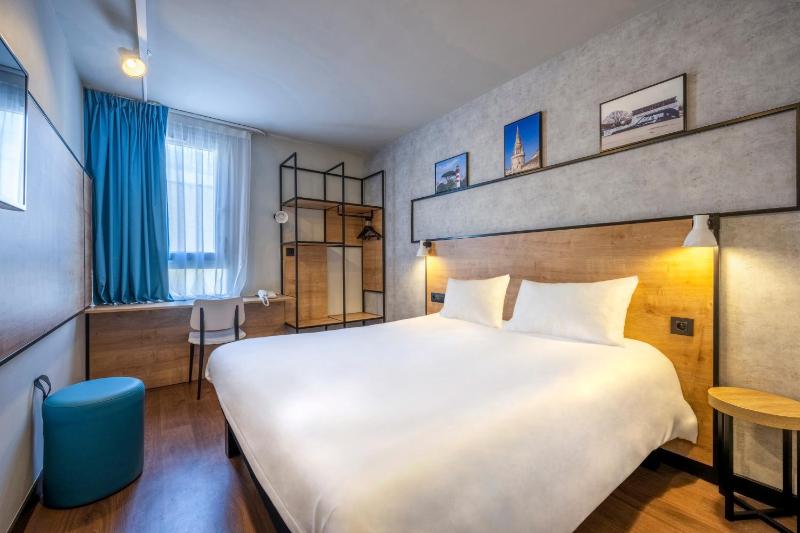 Standard Double Room image 1