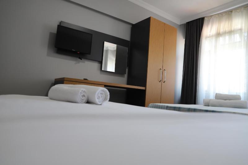 Economy Double Room image 2
