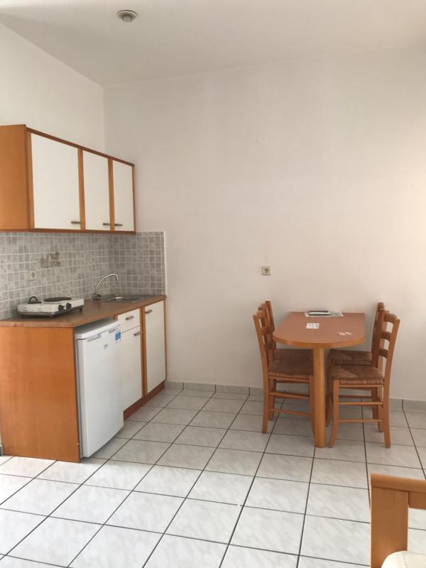 One-Bedroom Apartment image 2