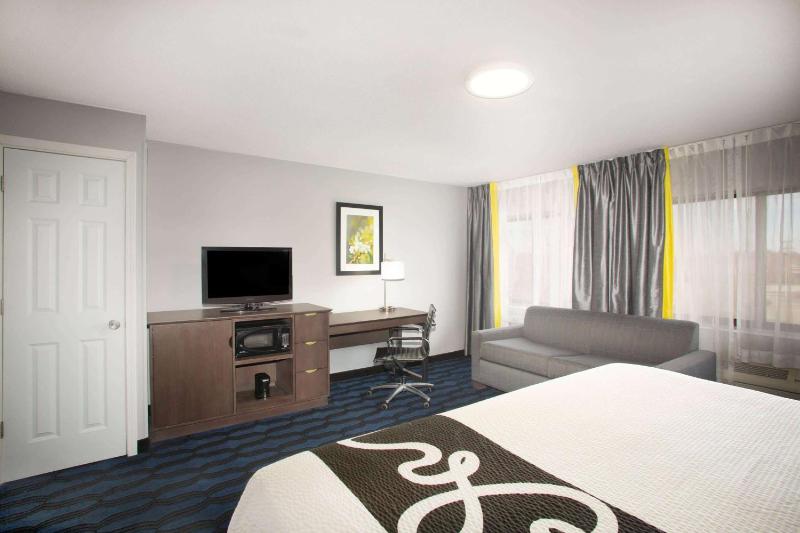 Executive King Room image 2