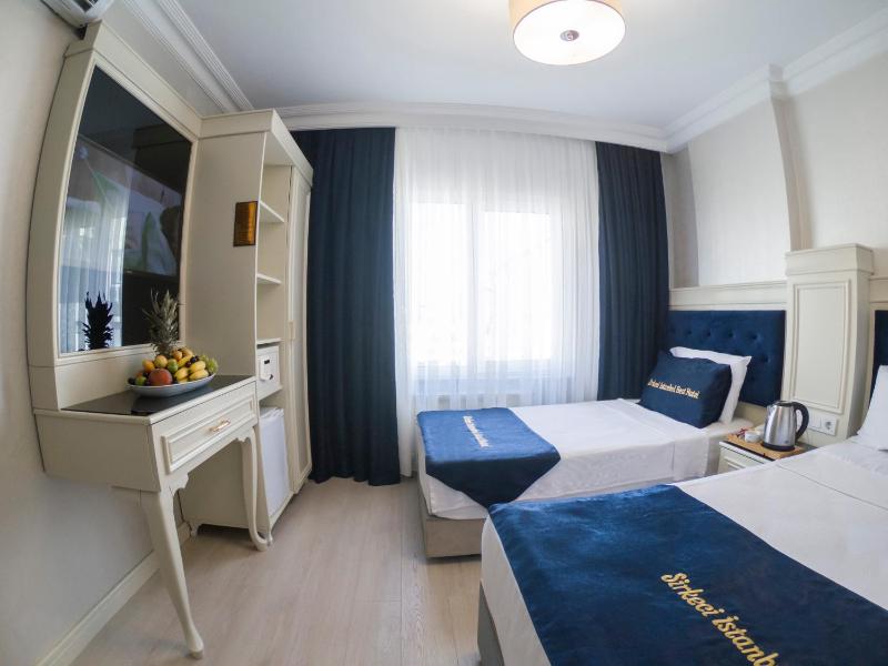 Standard Triple Room image 1