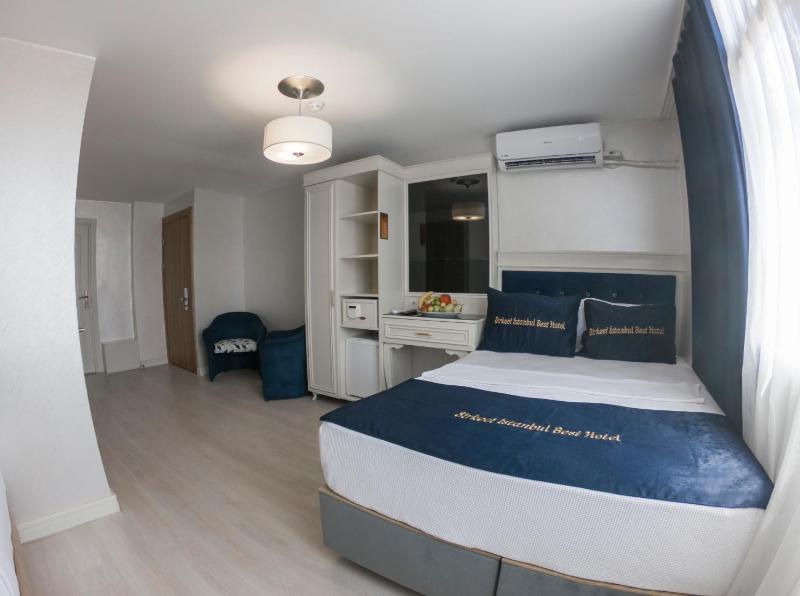 Standard Triple Room image 3