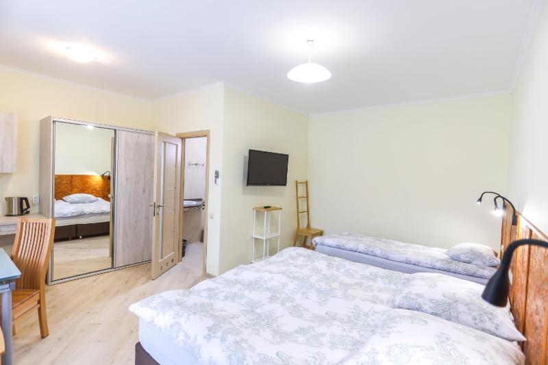 Deluxe Triple Room image 2
