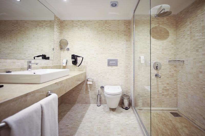Standard Double or Twin Room image 1