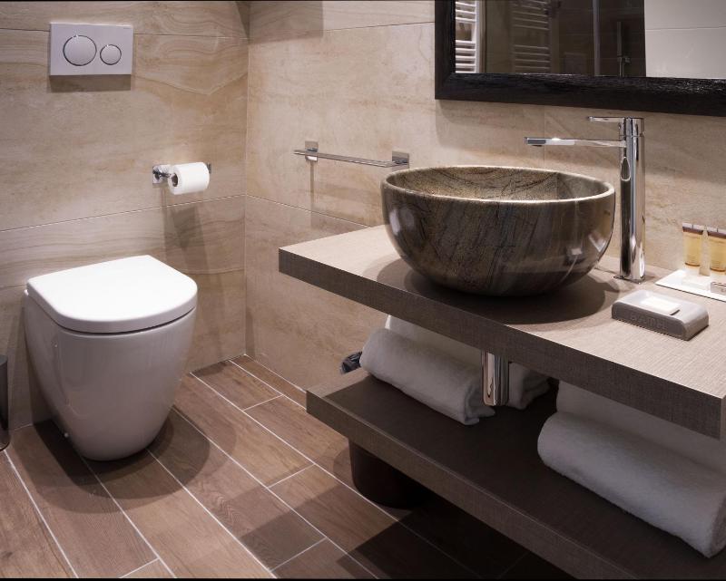 Superior Suite image 2