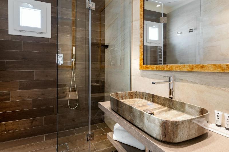 Executive Suite image 2