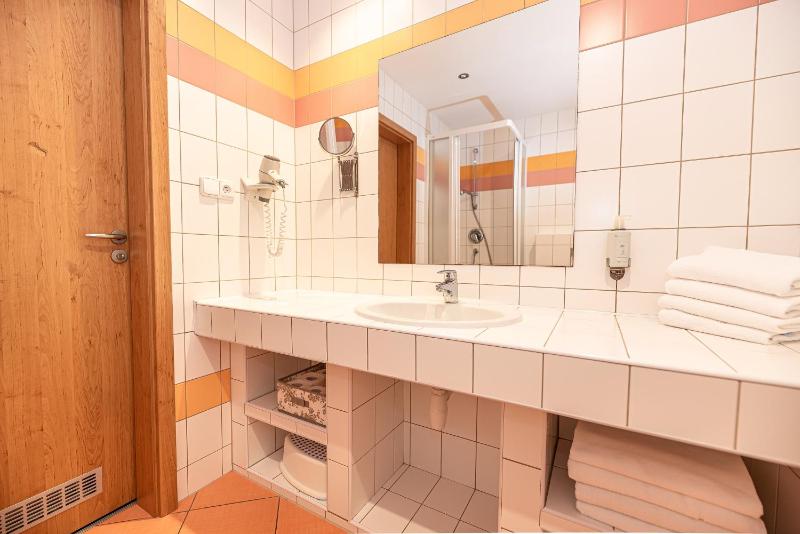 Apartment (5 Adults) image 4