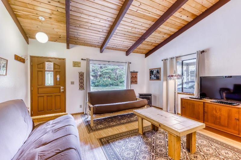 Two Bedroom House image 3