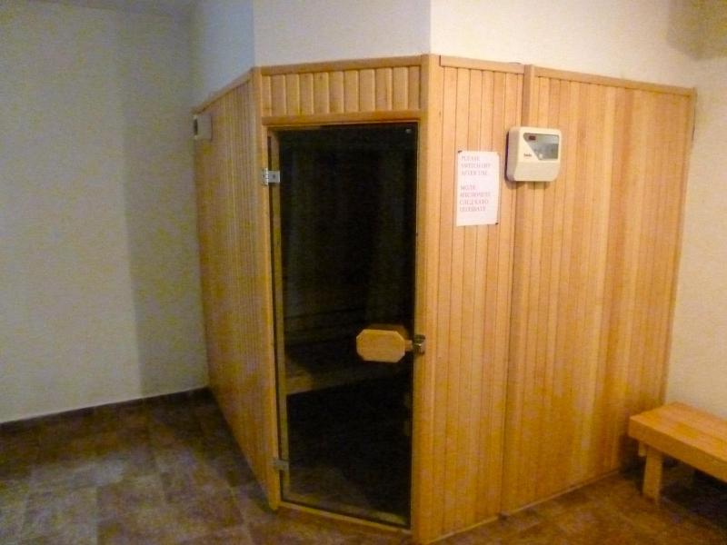 Two-Bedroom Apartment with Patio image 3