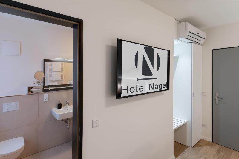 Deluxe Room image 4
