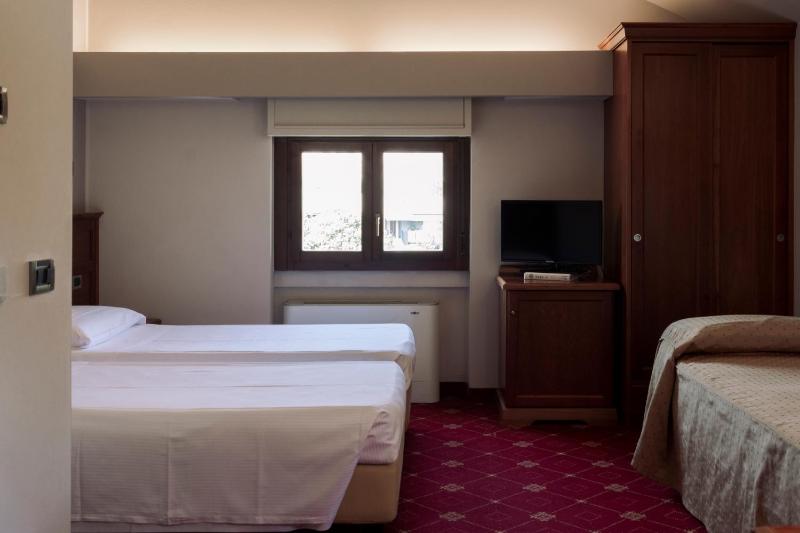 Triple Room image 4