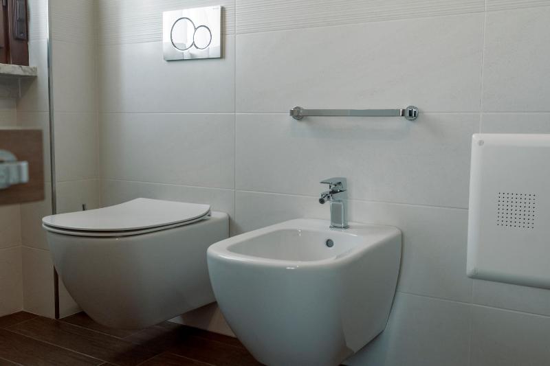 Double or Twin Room image 4