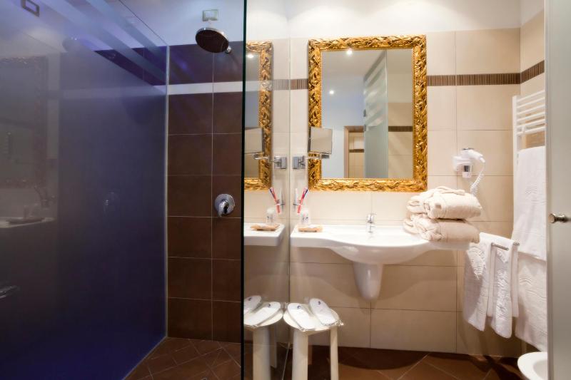 Family Junior Suite (2 Adults + 2 Children) image 4