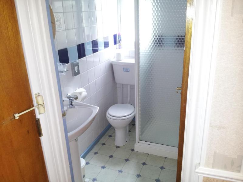 Double Room image 4