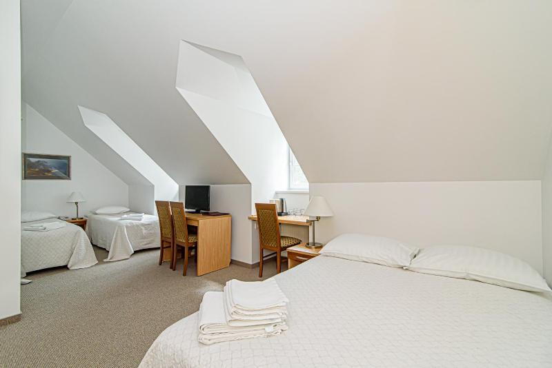 Quadruple Room image 4
