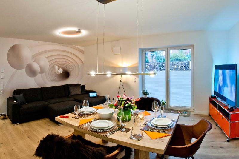 One-Bedroom Apartment image 2