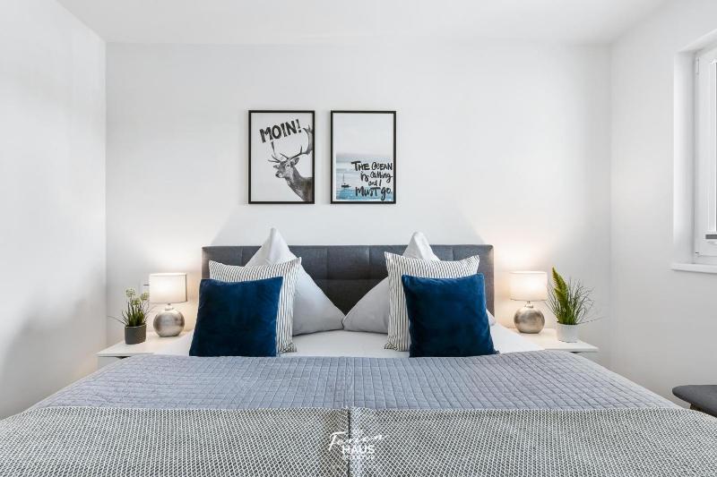 Apartment with Sea View image 2