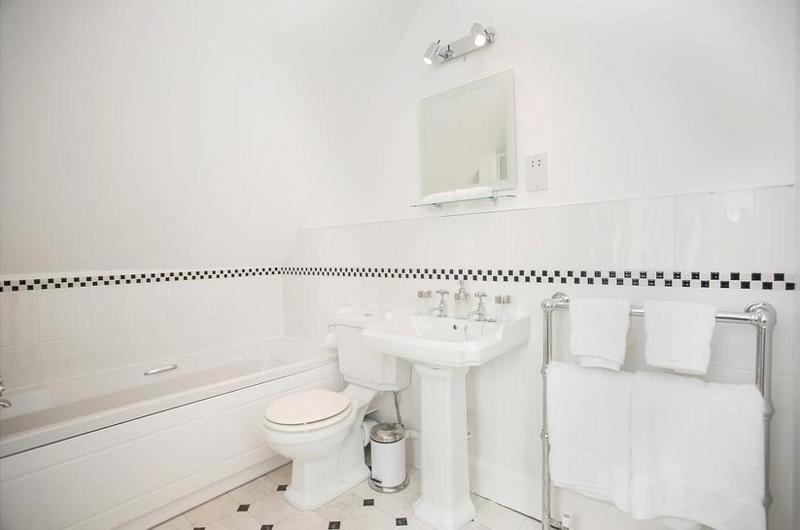 Superior King Room image 2