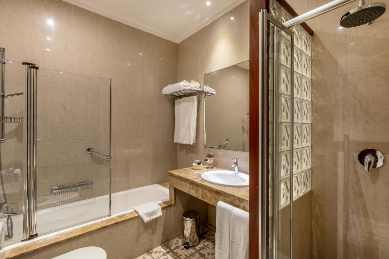 Junior Suite with Sea View image 2