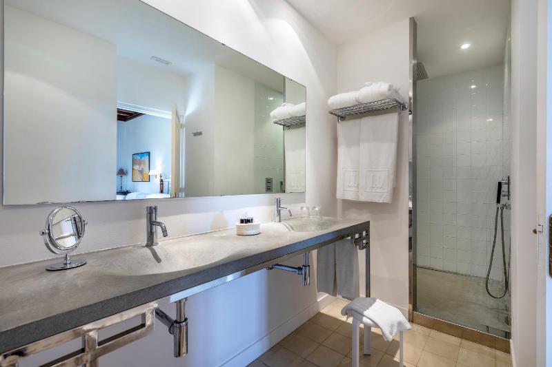 Junior Suite with Sea View image 3