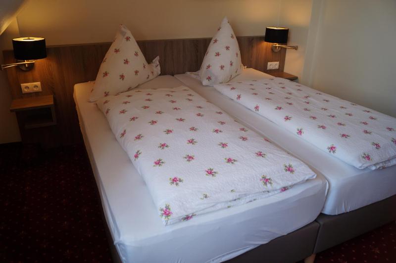Classic Quadruple Room image 4