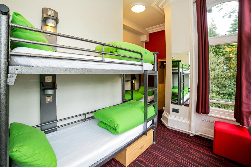 Quadruple Room with Shared Bathroom image 1