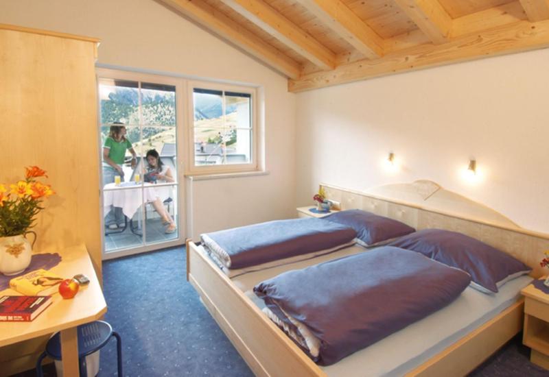 Three-Bedroom Apartment with Balcony image 4
