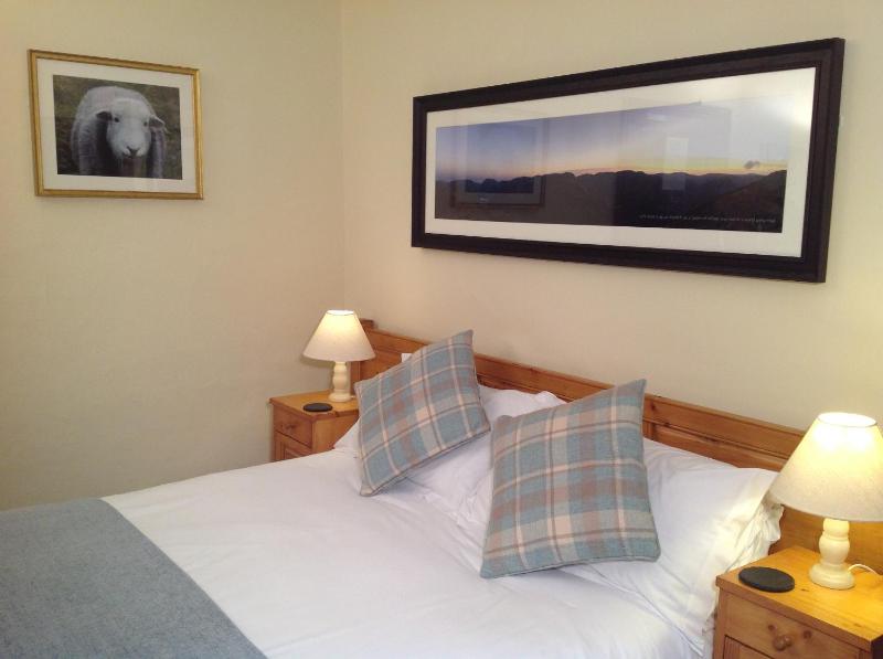 Double Room image 3
