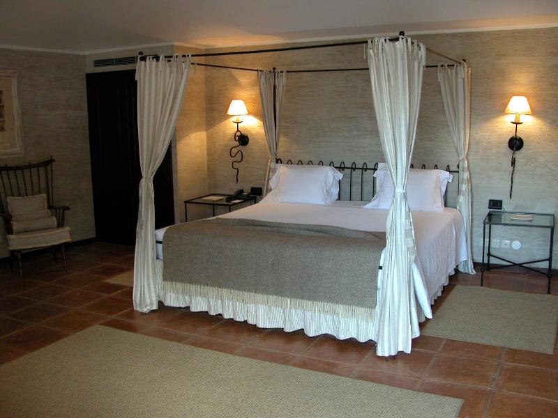 Special Offer - Double Room with Romantic Package image 3