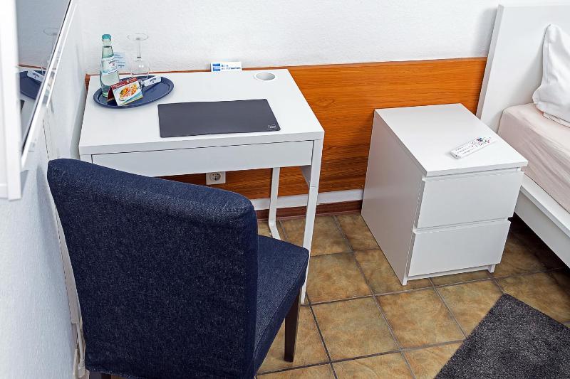 Single Room image 2