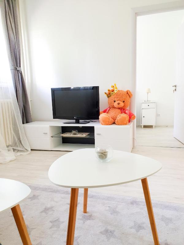 One-Bedroom Apartment image 2