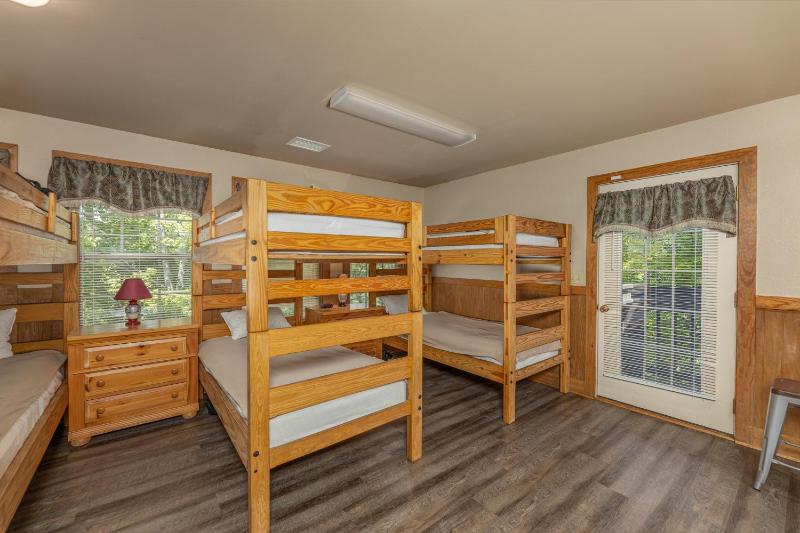 Enourmous Chalet for your perfect family Mountain Retreat - image 10