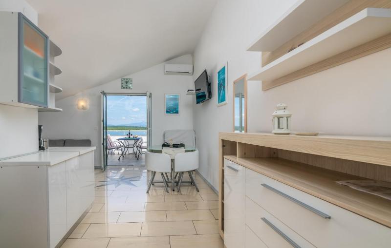 Apartment in Klimno - Insel Krk 13576 - image 2