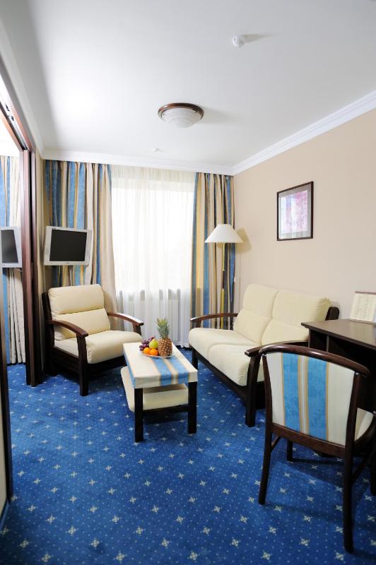 Junior Suite with Spa Bath image 1