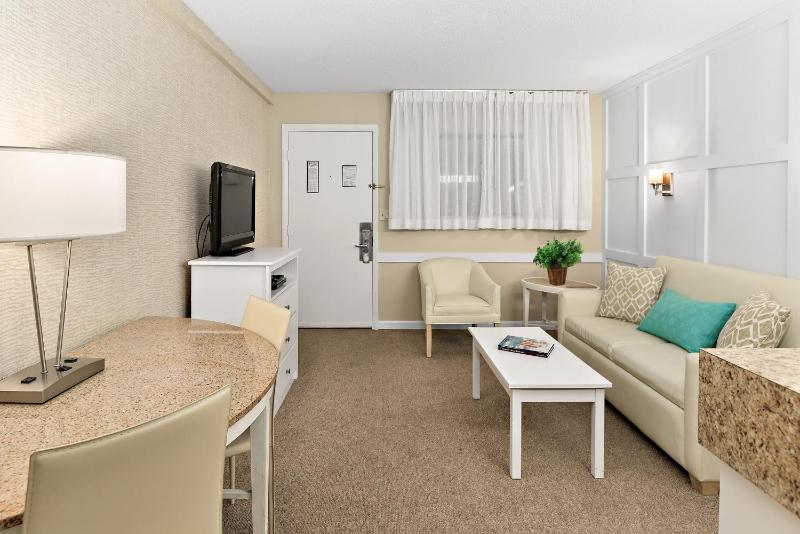 Two Double Bed Suite image 4