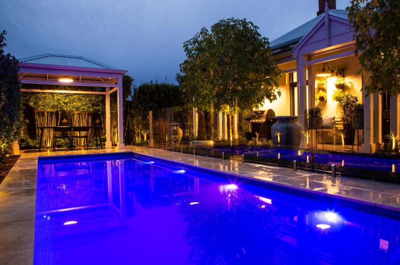 Hollidge House 5 Star Luxury Apartments - image 16