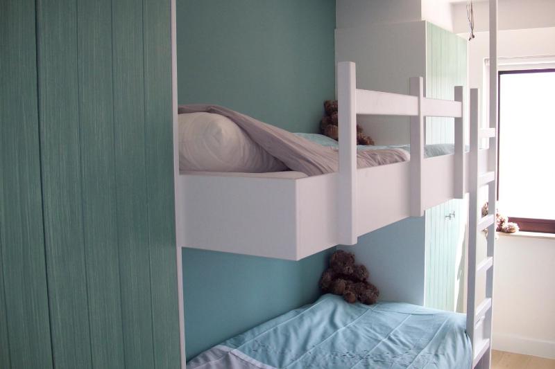 Three-Bedroom Apartment with Sea View image 2