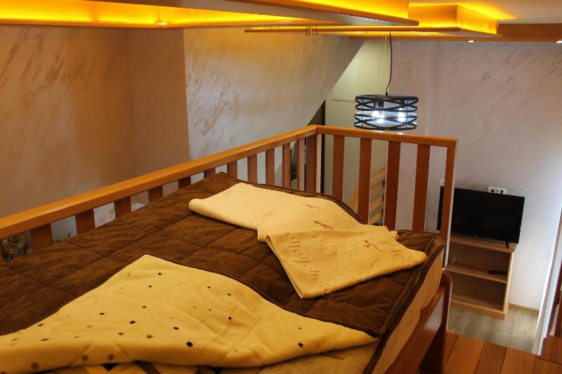 Luxury Triple Room image 4