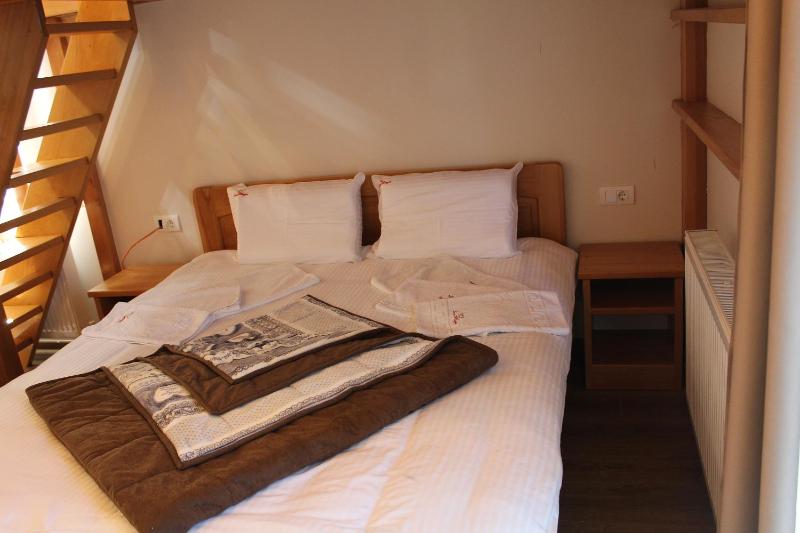 Luxury Triple Room image 2
